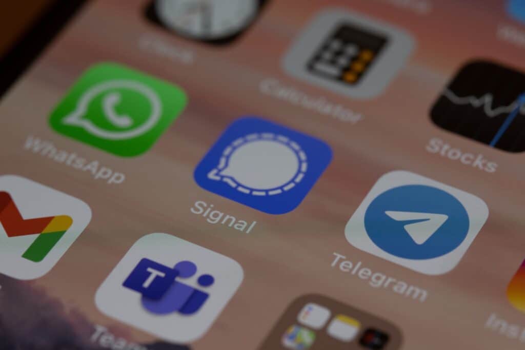 telegram signal whatsapp